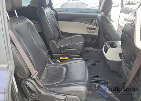 2023 Kia Carnival Lx из США, поврежденный, VIN KNDNB4H33P6256419